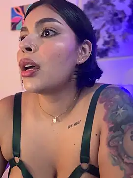 GigiiStone online show from October 2025 03:41:01 PM