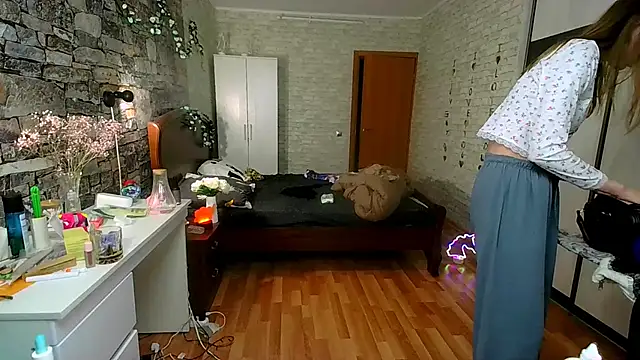   Aphrodita  wow   online show from April 2026 02:55:02 PM