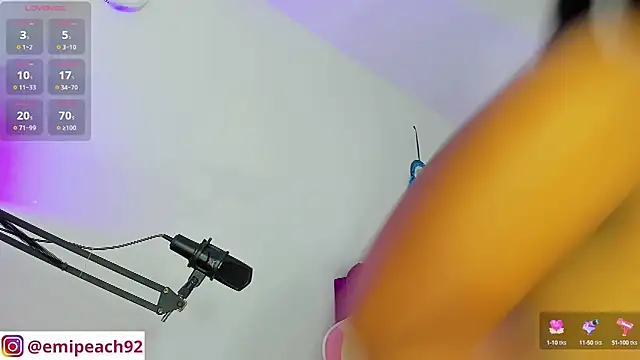 samanthaabloom online show from September 2025 09:45:02 AM