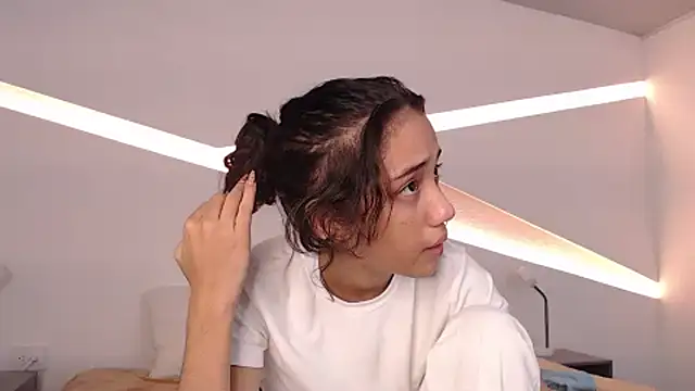 hot little bunny online show from December 2024 08:22:01 PM