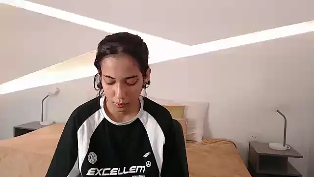 hot little bunny online show from December 2024 08:40:01 PM