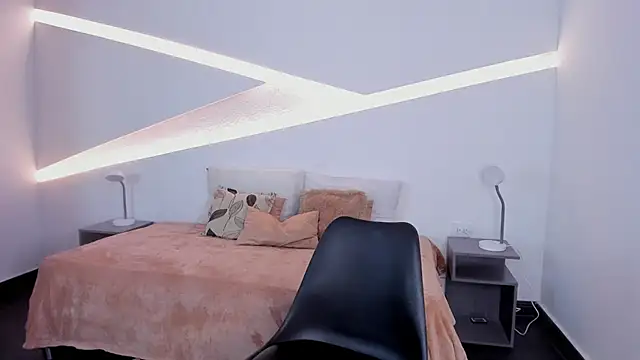 hot little bunny online show from December 2024 12:13:01 AM