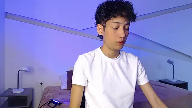 hot little bunny online show from February 2025 08:40:01 PM