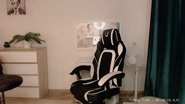 Lola Richie online show from February 2025 04:31:01 AM