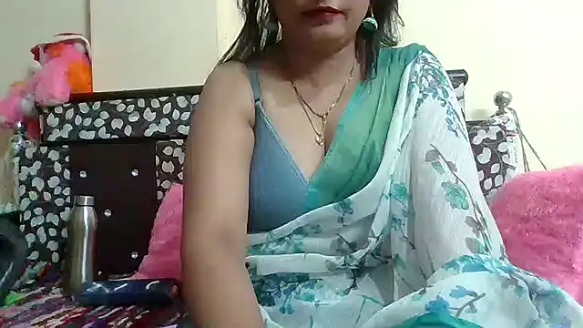 NautyBabe online show from November 2025 06:09:02 PM
