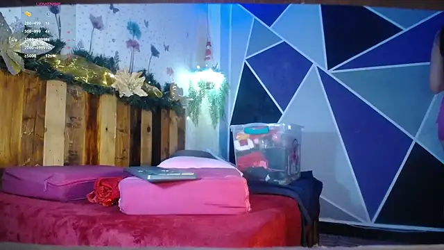 DaMikaela  online show from December 2025 07:07:01 PM