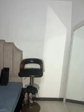LiraRusso online show from July 2026 11:44:01 PM