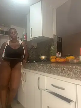 LiraRusso online show from July 2026 10:41:02 PM