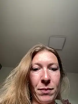 Snapshot of BunnyDiamond1 chatting on May 2026 11:06:01 AM BunnyDiamond1 online show from May 2026 11:06:01 AM