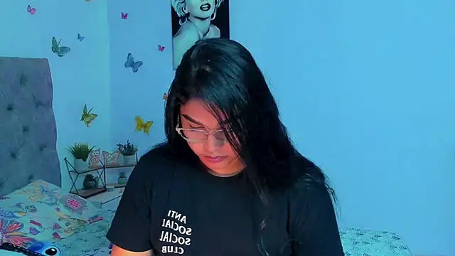 Snapshot of mabellfox chatting on December 2024 04:06:01 PM mabellfox online show from December 2024 04:06:01 PM