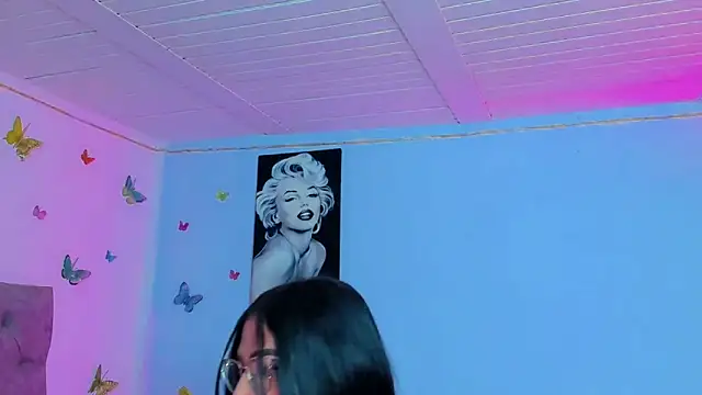 Snapshot of mabellfox chatting on December 2024 03:38:02 AM mabellfox online show from December 2024 03:38:02 AM