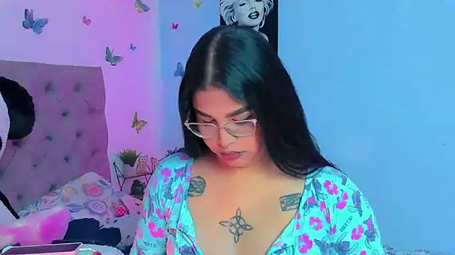 Snapshot of mabellfox chatting on December 2024 04:05:02 PM mabellfox online show from December 2024 04:05:02 PM