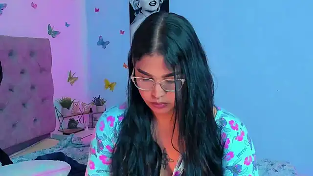 Snapshot of mabellfox chatting on December 2024 07:10:01 PM mabellfox online show from December 2024 07:10:01 PM