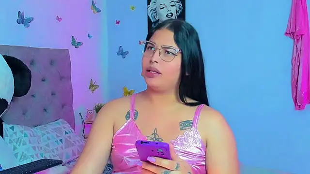 Snapshot of mabellfox chatting on December 2024 09:50:01 PM mabellfox online show from December 2024 09:50:01 PM