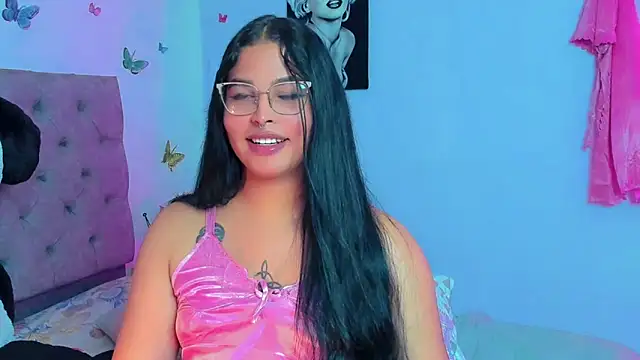 Snapshot of mabellfox chatting on December 2024 12:53:01 AM mabellfox online show from December 2024 12:53:01 AM