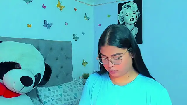 Snapshot of mabellfox chatting on December 2024 06:27:01 PM mabellfox online show from December 2024 06:27:01 PM