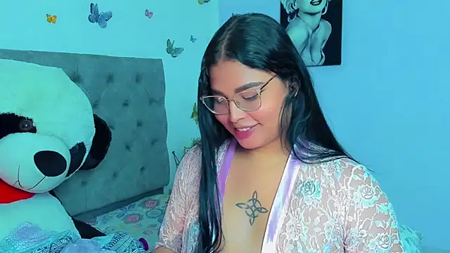 Snapshot of mabellfox chatting on December 2024 12:33:01 AM mabellfox online show from December 2024 12:33:01 AM