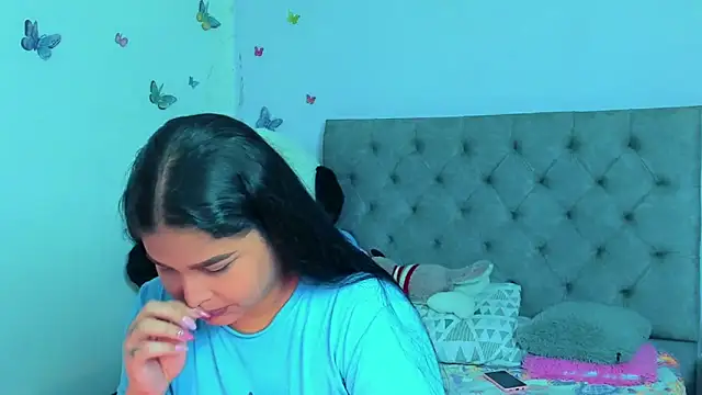 Snapshot of mabellfox chatting on February 2025 04:10:02 PM mabellfox online show from February 2025 04:10:02 PM