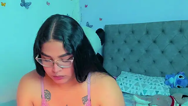 Snapshot of mabellfox chatting on March 2025 07:01:02 PM mabellfox online show from March 2025 07:01:02 PM