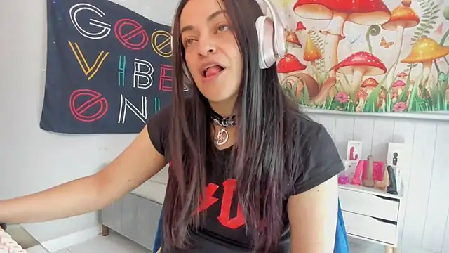 LovelyAzucena online show from November 2025 02:39:01 PM