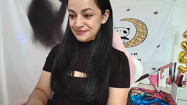 LovelyAzucena online show from June 2026 03:28:02 PM