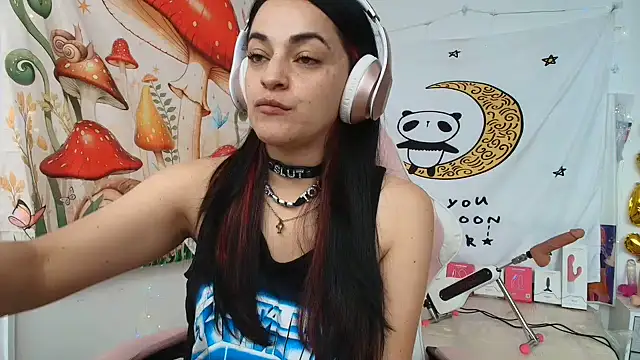 LovelyAzucena online show from June 2026 03:11:01 PM