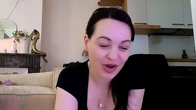 Lilie romeo online show from February 2025 03:08:02 PM