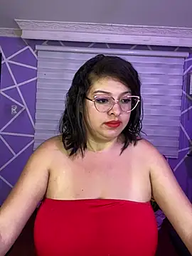 MiiaaJoness online show from June 2026 05:05:01 AM