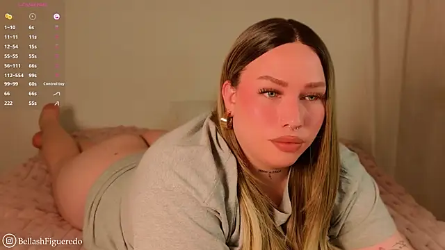 Snapshot of IsabellaFigueredo__ chatting on April 2026 01:14:02 AM IsabellaFigueredo online show from April 2026 01:14:02 AM