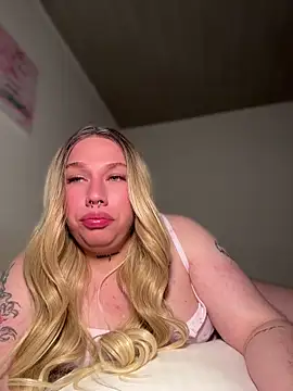 Snapshot of IsabellaFigueredo__ chatting on May 2026 07:13:01 AM IsabellaFigueredo online show from May 2026 07:13:01 AM