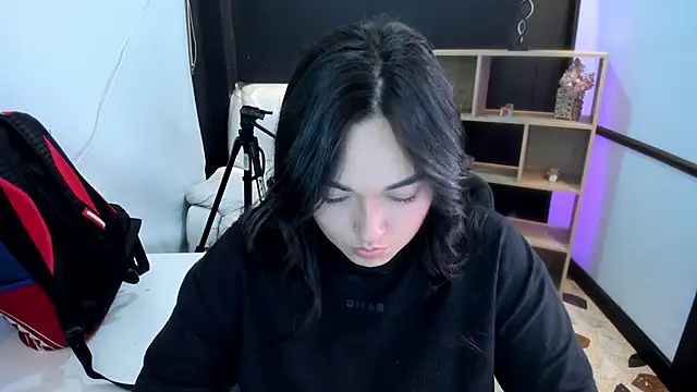 Snapshot of CelesteBrucee chatting on December 2024 01:07:01 AM CelesteBrucee online show from December 2024 01:07:01 AM