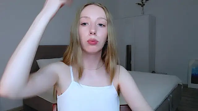 Luna insniity online show from February 2025 11:32:01 PM