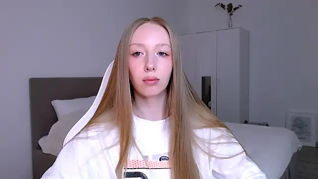 Luna insniity online show from January 2026 09:18:01 PM