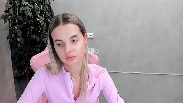 Donna Evans online show from February 2025 11:59:02 PM