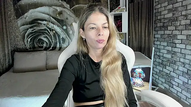 Eva Melow online show from April 2026 05:10:01 PM