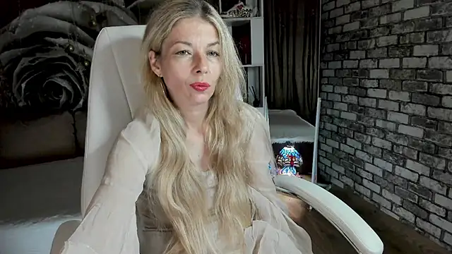 Eva Melow online show from May 2026 03:09:01 PM
