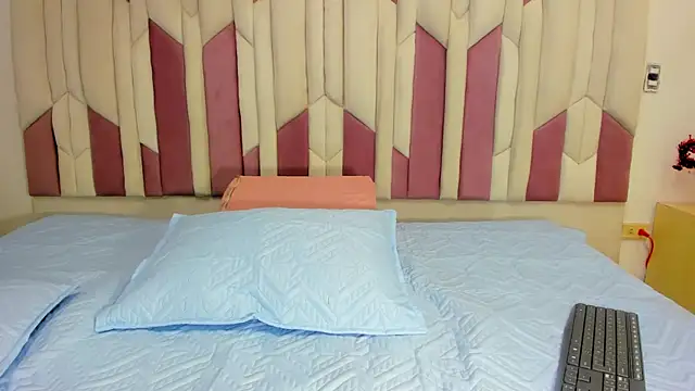 Snapshot of lucyy_gray chatting on February 2025 03:06:02 AM lucyy gray online show from February 2025 03:06:02 AM