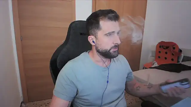 Snapshot of alex877x chatting on October 2025 07:07:02 AM alex877x online show from October 2025 07:07:02 AM