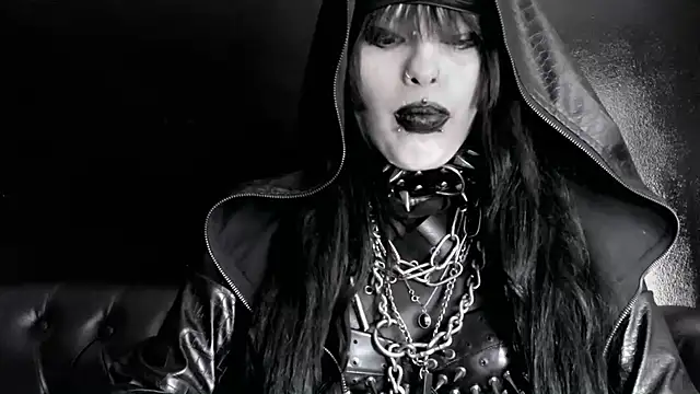 Snapshot of XXIOUX chatting on April 2026 06:25:01 PM XXIOUX online show from April 2026 06:25:01 PM