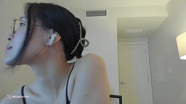 Snapshot of secretgirlfriendxo chatting on January 2025 01:38:02 PM secretgirlfriendxo online show from January 2025 01:38:02 PM