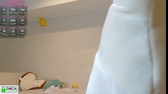 Snapshot of SUZU_ chatting on November 2025 01:06:01 PM SUZU online show from November 2025 01:06:01 PM