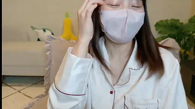 Snapshot of SUZU_ chatting on January 2026 09:41:01 PM SUZU online show from January 2026 09:41:01 PM