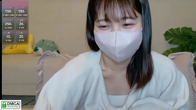 Snapshot of SUZU_ chatting on February 2026 11:36:02 AM SUZU online show from February 2026 11:36:02 AM