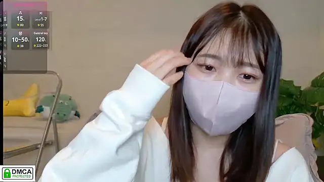 Snapshot of SUZU_ chatting on February 2026 04:06:01 AM SUZU online show from February 2026 04:06:01 AM