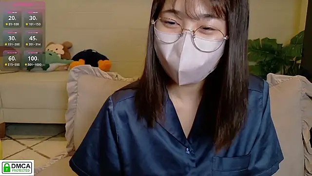 Snapshot of SUZU_ chatting on February 2026 02:27:01 PM SUZU online show from February 2026 02:27:01 PM