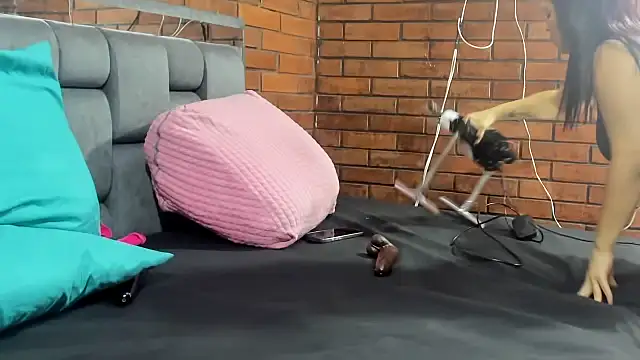 Snapshot of Couple_Gold69 chatting on October 2025 09:08:02 AM Couple Gold69 online show from October 2025 09:08:02 AM