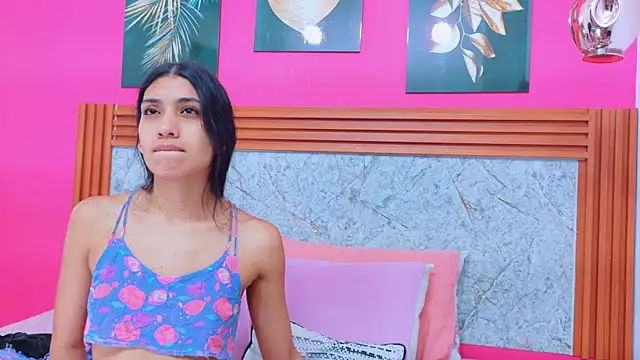 littlee emilyy  online show from March 2026 12:43:02 PM