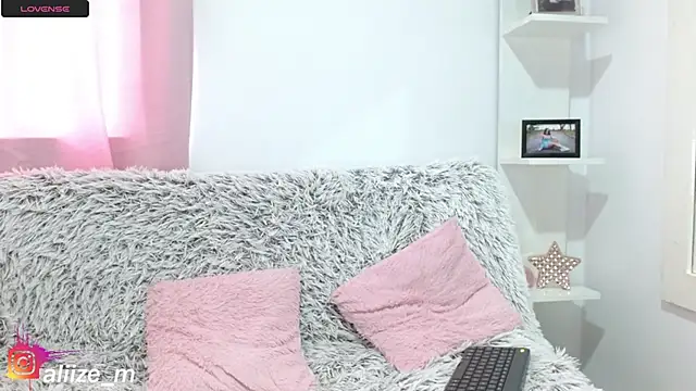 aliicee m online show from March 2025 06:55:01 PM