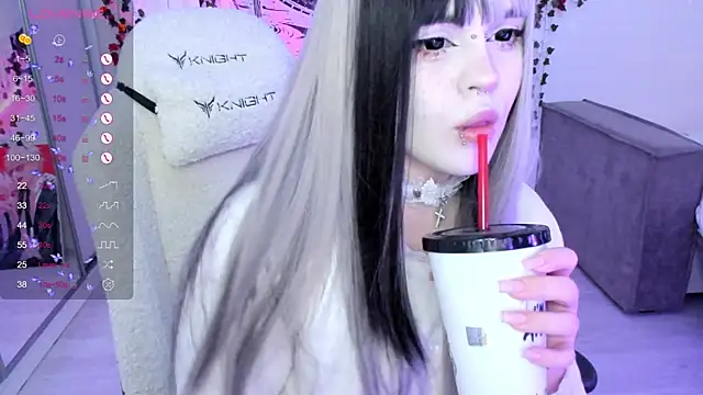 SelenaCute online show from November 2025 12:15:02 PM