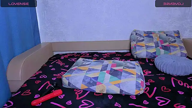 LucieHells online show from May 2026 04:18:02 AM